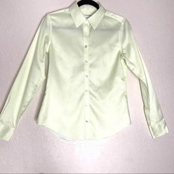 Banana Republic Tops - Banana Republic long sleeve button down size 4